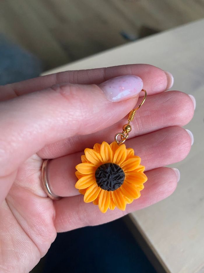 Jolie boucles d’oreilles fleurs style tournesol - photo numéro 2