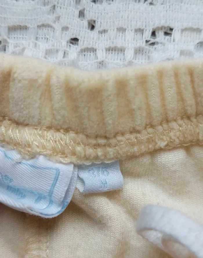 Pantalon bébé Disney Winnie l'Ourson 3-6 mois- velours doux, en très bon état - photo numéro 4