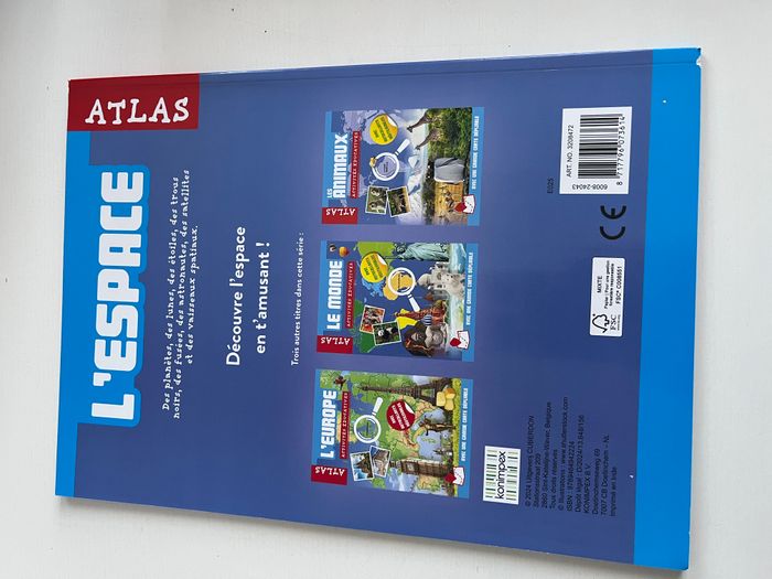 Livre d'activités, L'espace - photo numéro 2