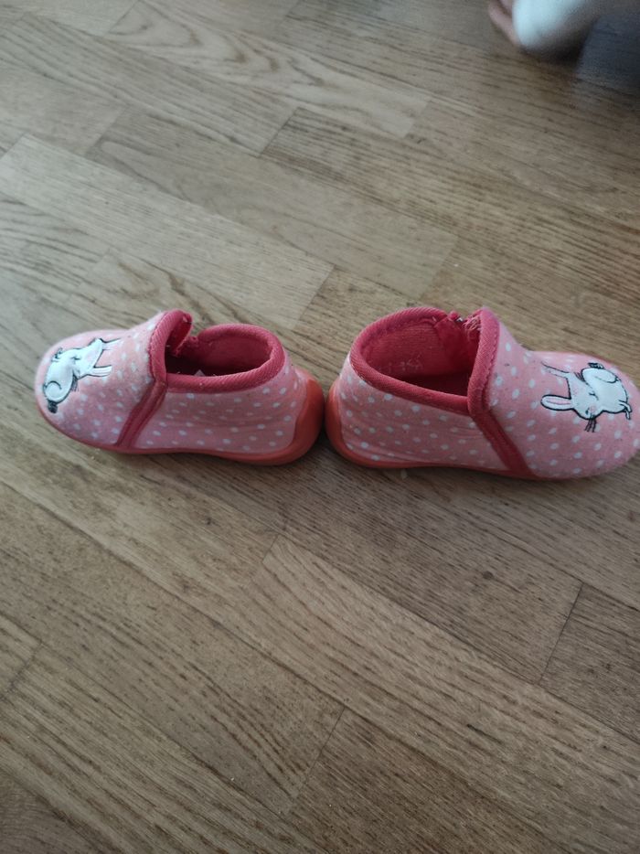 Chaussons fille pointure 22 - photo numéro 3
