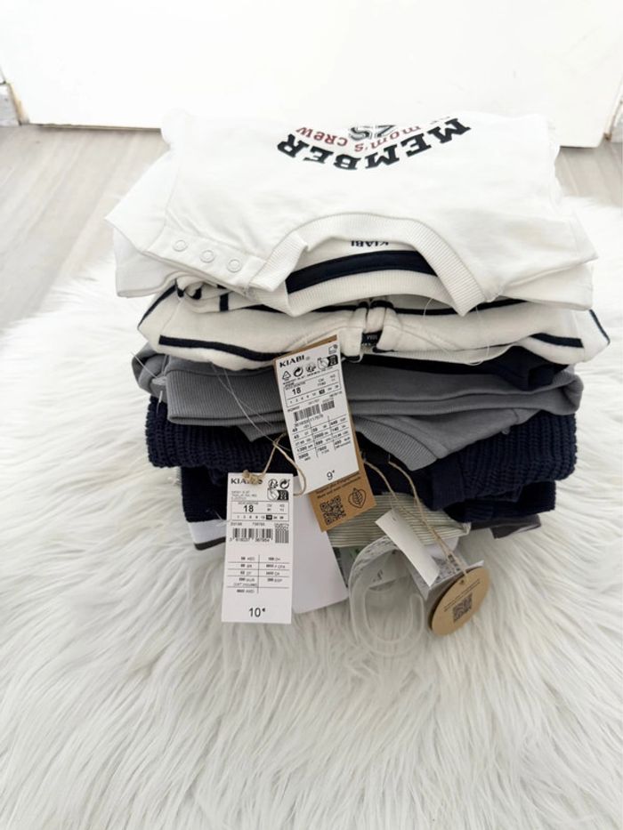 lot 18 vêtements dont 4 ensembles bébé garçon - 18 mois – Neuf avec étiquette - valeur 93€ - photo numéro 2