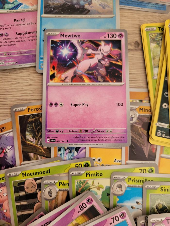 Lot cartes Pokémon différentes avec brillantes - photo numéro 2