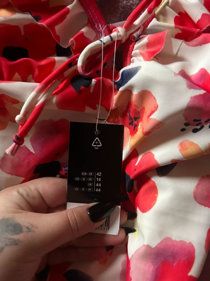 Maillot de bain une pièce neuf - photo numéro 4