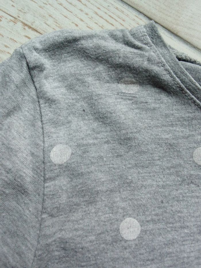 T-shirt gris à manches longues et pois blanc Kiabi 8 ans - photo numéro 3