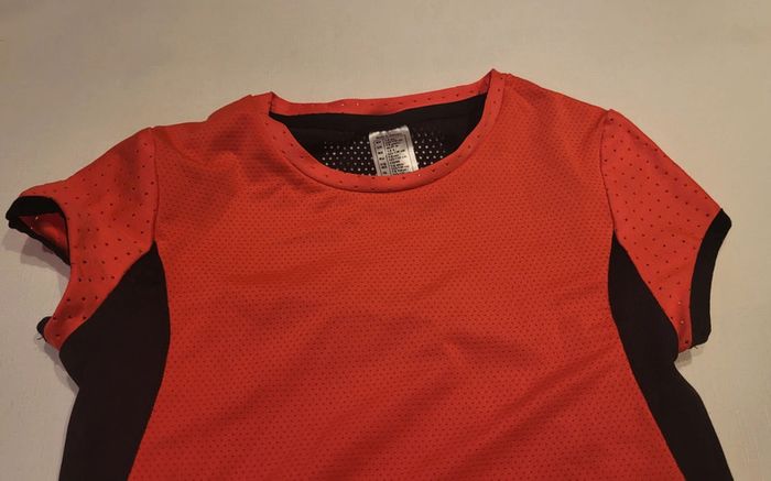 T-shirt sport entraînement Decathlon - photo numéro 2