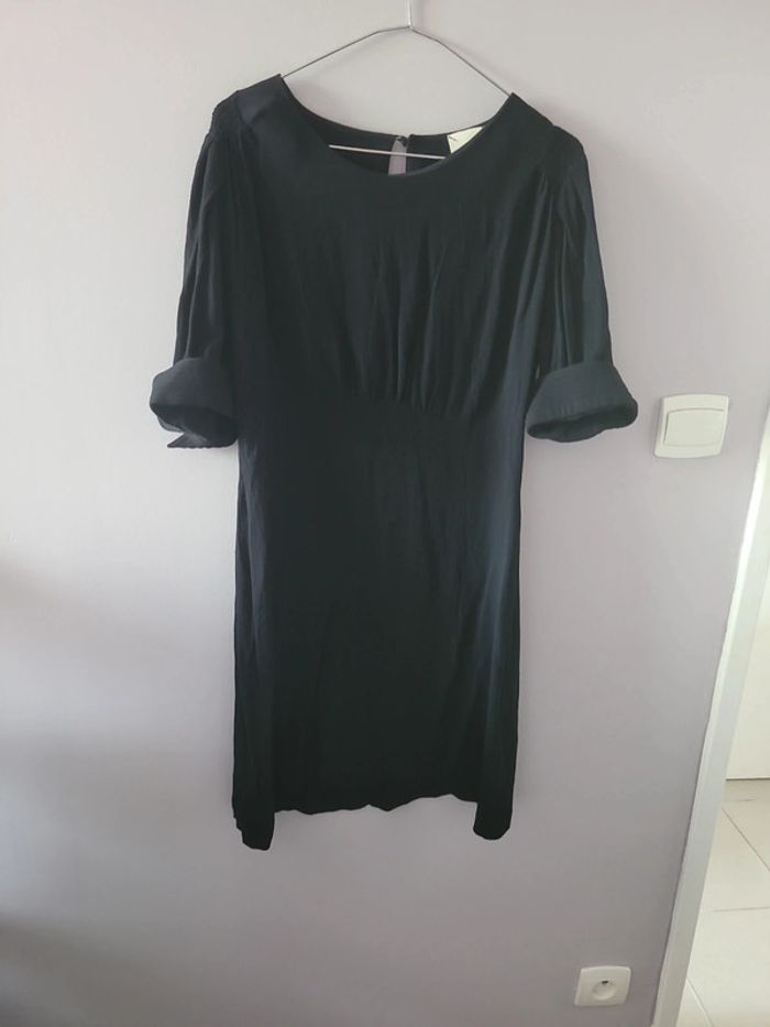 Robe noire taille 2 Leenoy