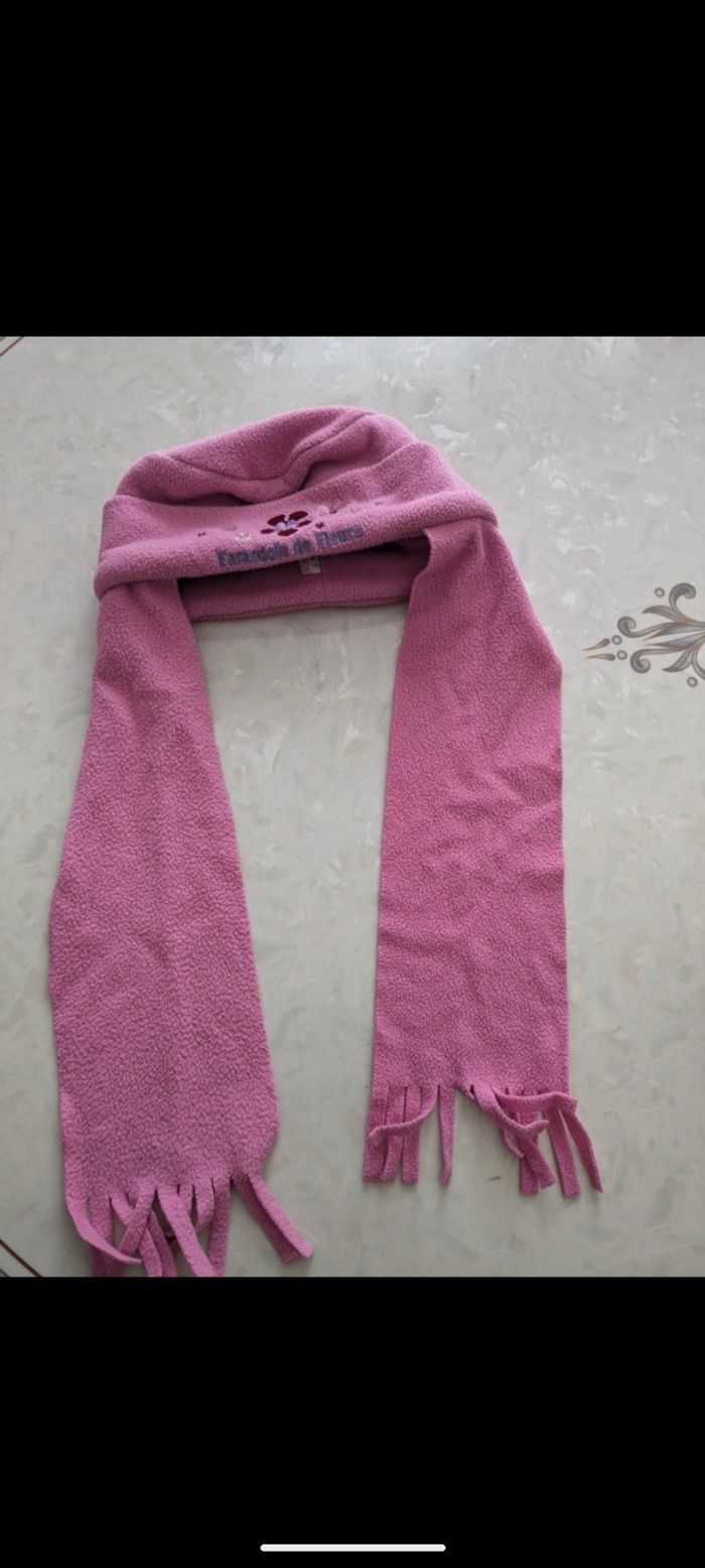 Beau chapeau rose avec écharpe intégrée. Taille 4/6 ans ( 54) - photo numéro 7