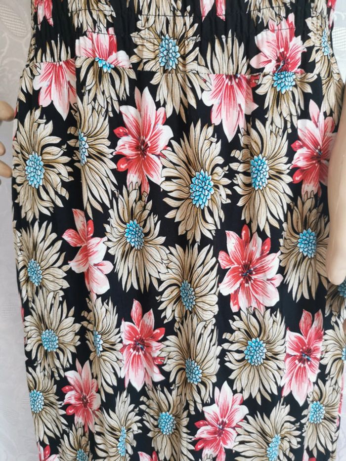 Robe. Noir.Rose . Taille 40. Zeva - photo numéro 3