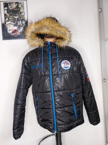 Manteau Nebulus M