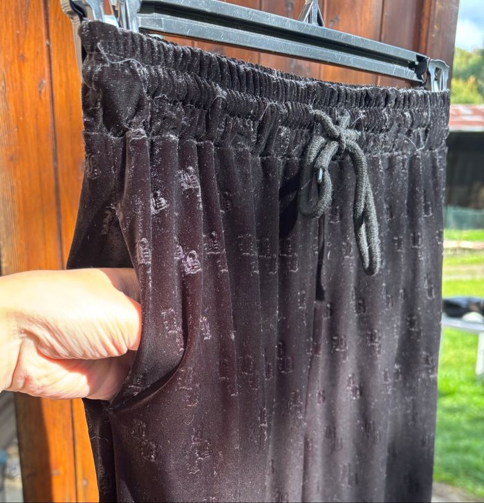 🖤 Jogging velours embossé BOOHOO Taille 36🖤 - photo numéro 2