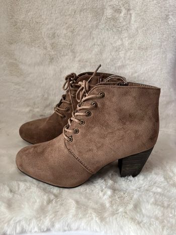 Bottines couleur taupe 39
