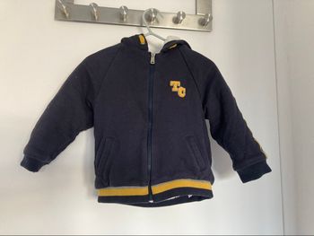 Veste / manteau à capuche style teddie 2 ans
