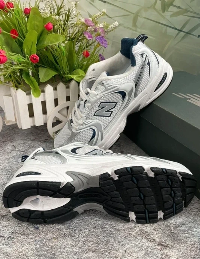 New Balance 530 Blanc 38.5 - photo numéro 4