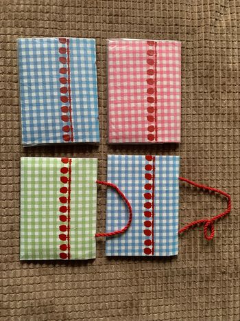 4 Pochettes d’enveloppes et papiers