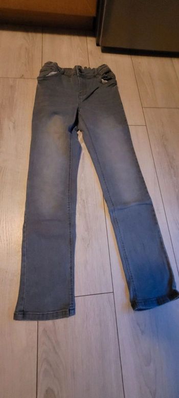Jeans tape à l'œil