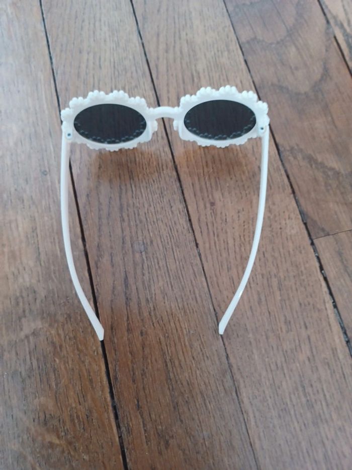 Lunettes de soleil - photo numéro 5