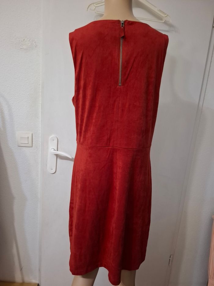 Robe taille 40 en très bon état Mesure dans l'annonce - photo numéro 2