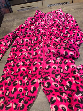 Pyjamas neuf jamais porté 14ans