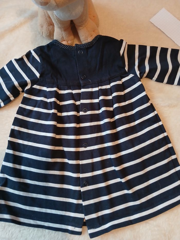 Robe 6 mois fille tres bon état - photo numéro 2