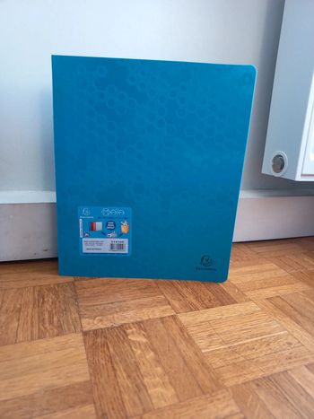 Classeur bleu clair neuf📒