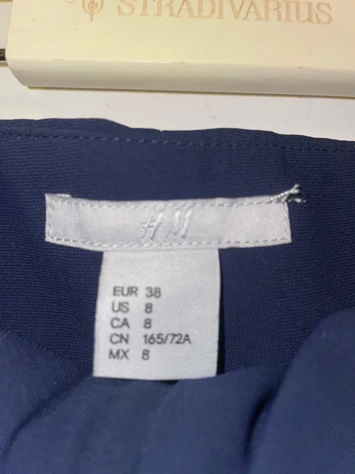 Short marine H&M 38 - photo numéro 2