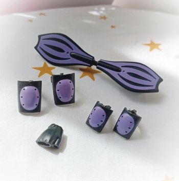 Wakeboard Overboard skateboard mattel 2010 noir black violet purple Monster barbie poupée doll