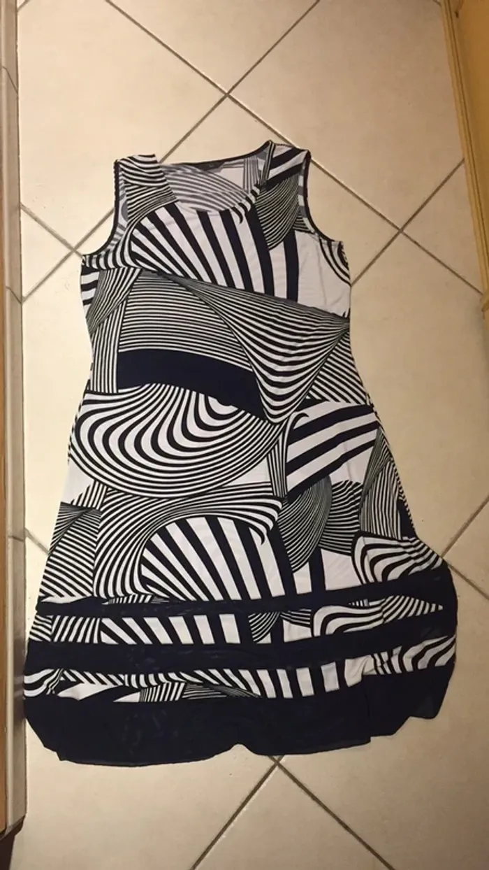 Robe invitée mariage ou cocktail « Tia » - photo numéro 2