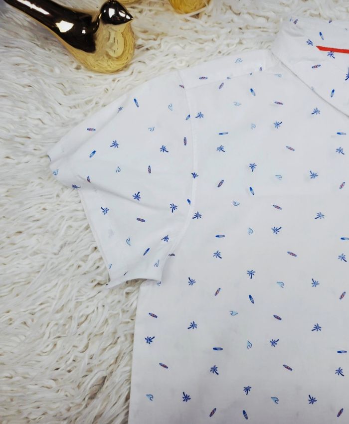 Chemise manches courtes blanche et bleu Garçon taille 10 ans marque Okaidi 🎸 - photo numéro 6