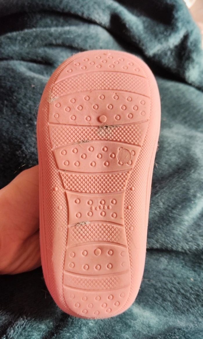 🌞Chaussons stich et Angel. Pointure en 25🌞 envoye rapide ou aujourd'hui 🌊 - photo numéro 9