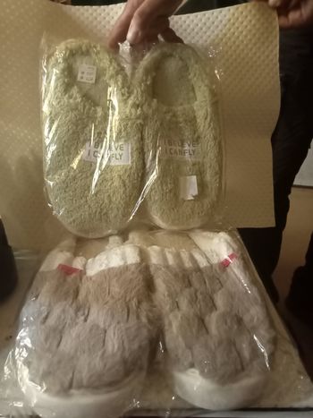 Lot de Pantoufles , pour femme