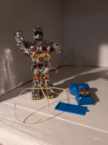 Robot vintage filoguidé