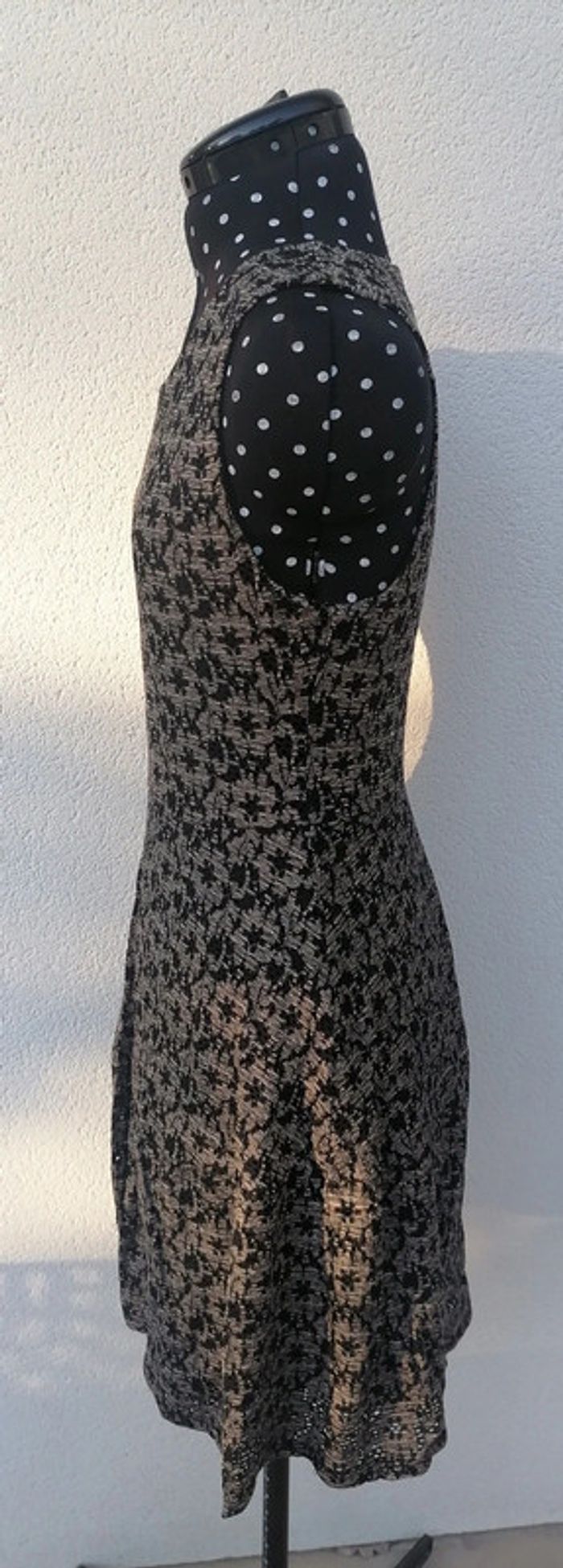 Robe courte chic pour soirée / réveillon noir beige Taille S Bcbg MaxAzria - photo numéro 6