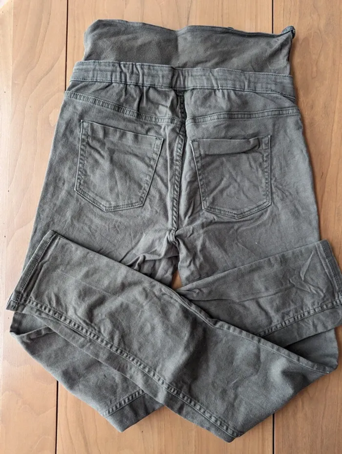 Pantalon kaki Kiabi 38 - photo numéro 3
