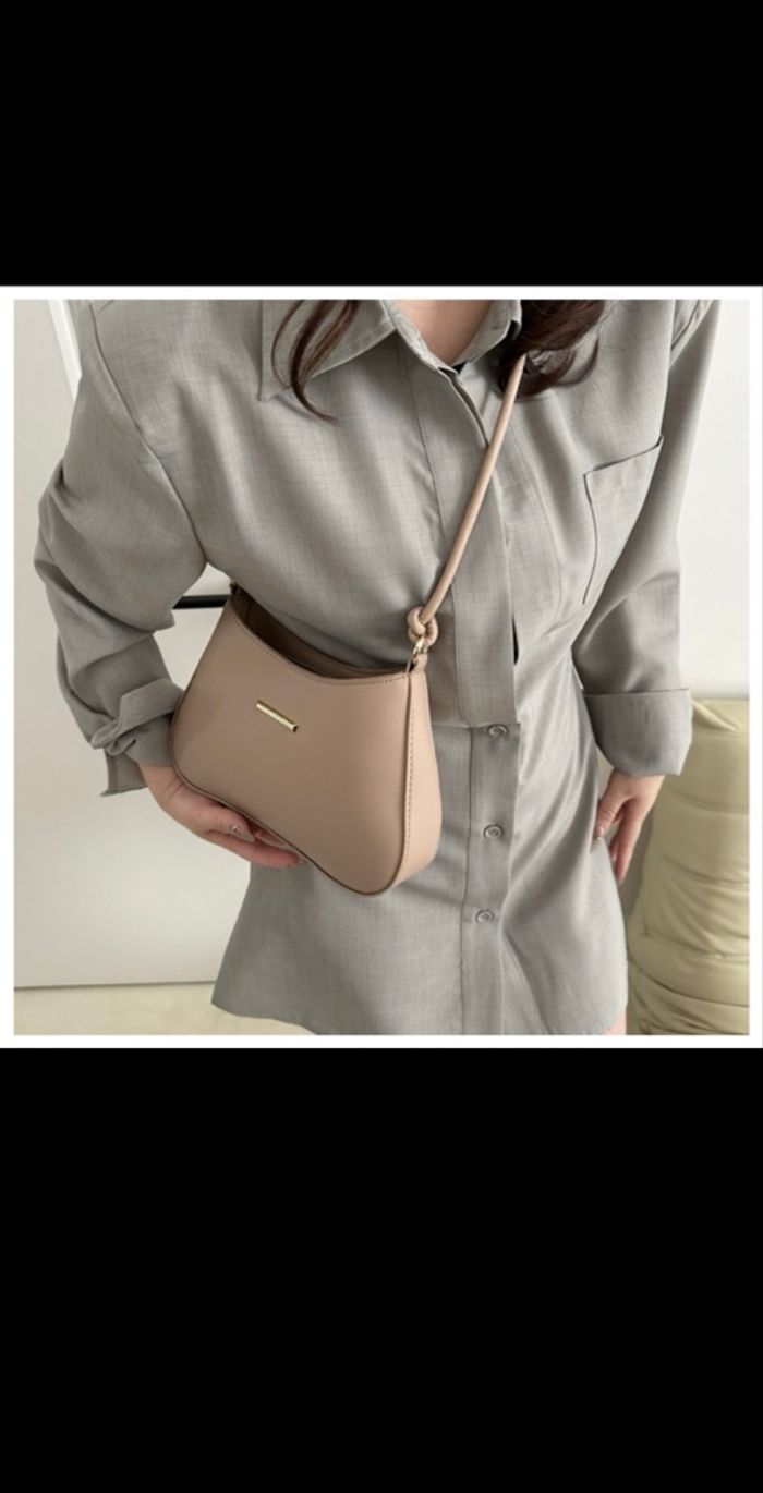 Petit sac carré à aisselles à main haut de gamme pour femmes - photo numéro 10