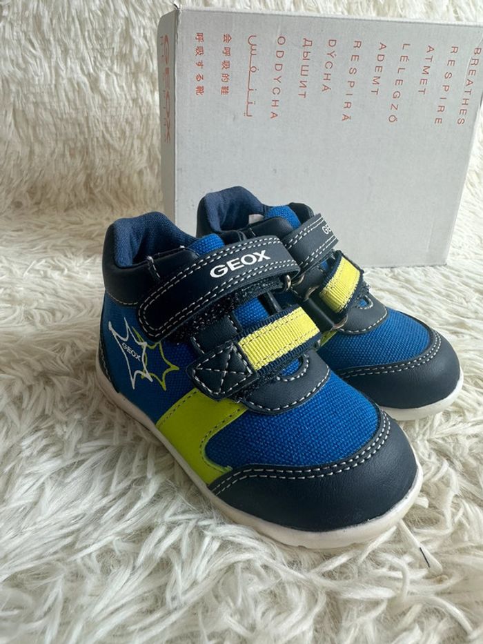 Paire de chaussures Geox taille 20 - photo numéro 2