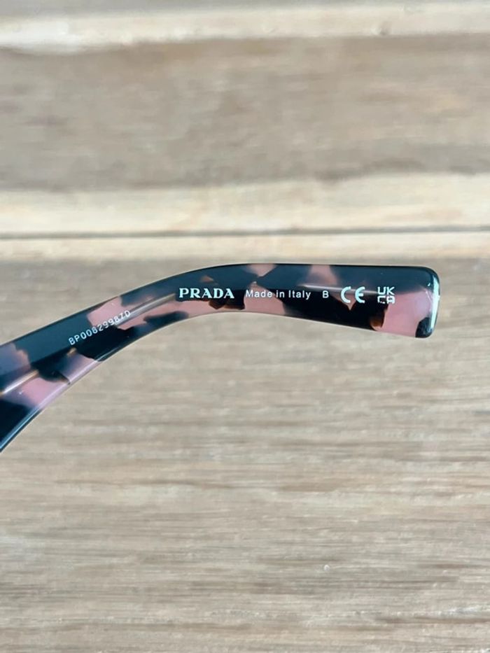 Lunettes de soleil Prada - photo numéro 4