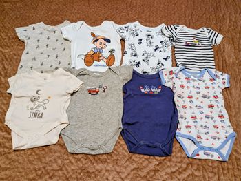 Lot de 8 bodys manches courtes bébé – 3 mois