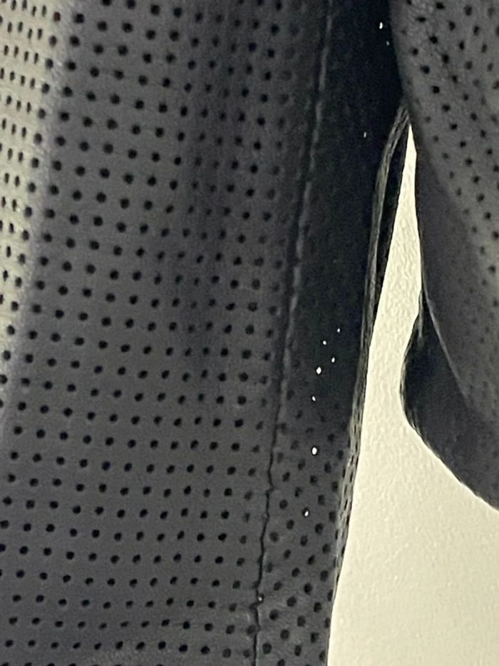 Perfecto IKKS noir en cuir perforé taille M - photo numéro 4