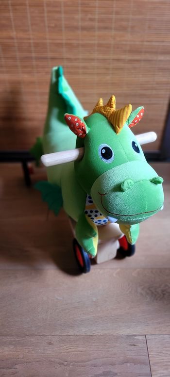 Dragon fuffy trotteur en bois soft wood