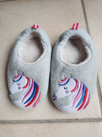 Chaussons licorne pointure 24