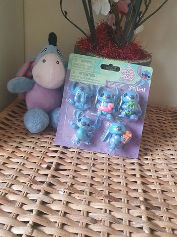 🌸5 Figurines stitch neuf
