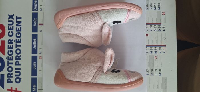 Chaussons roses licorne taille 24 - photo numéro 3