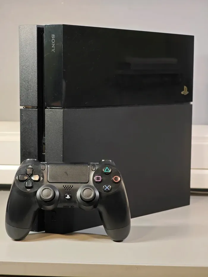 Console PS4 500Go / Manette/ OS 12.00/ Garanti 1 an