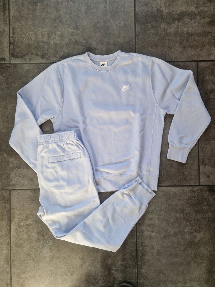 Ensemble jogging Nike taille S TBE