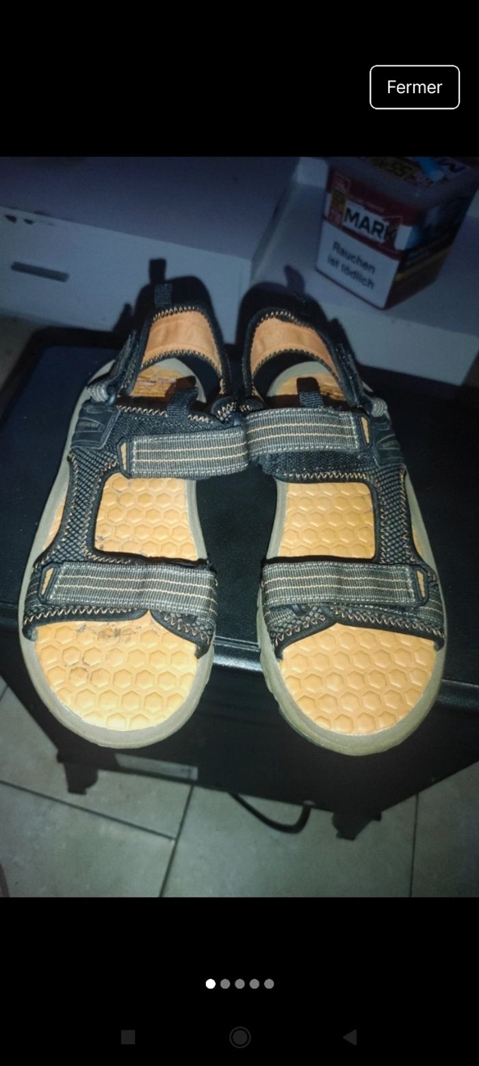 Très belle chaussures garçon ch10