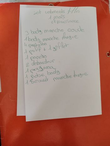 Lots de vêtements naissance et 1 mois filles