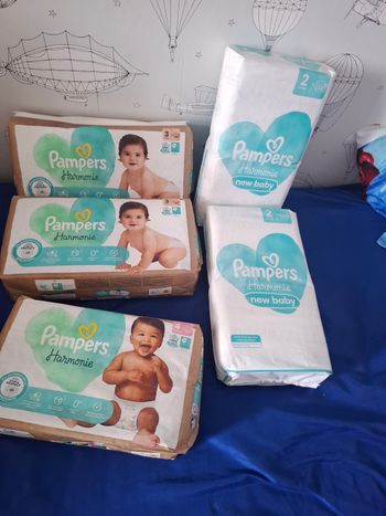 Couches pampers harmonie taille 2 ,3 et 4