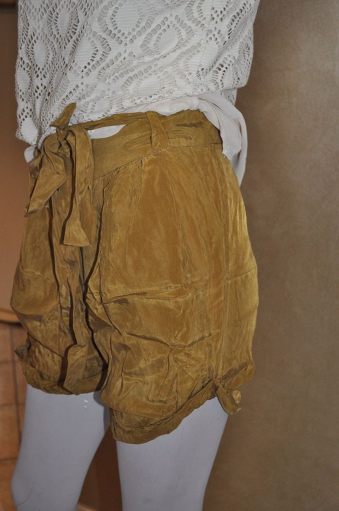 Short moutarde - photo numéro 6