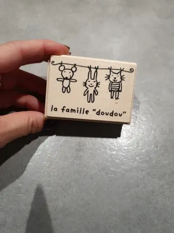 Tampon bois Scrapbooking la famille doudou