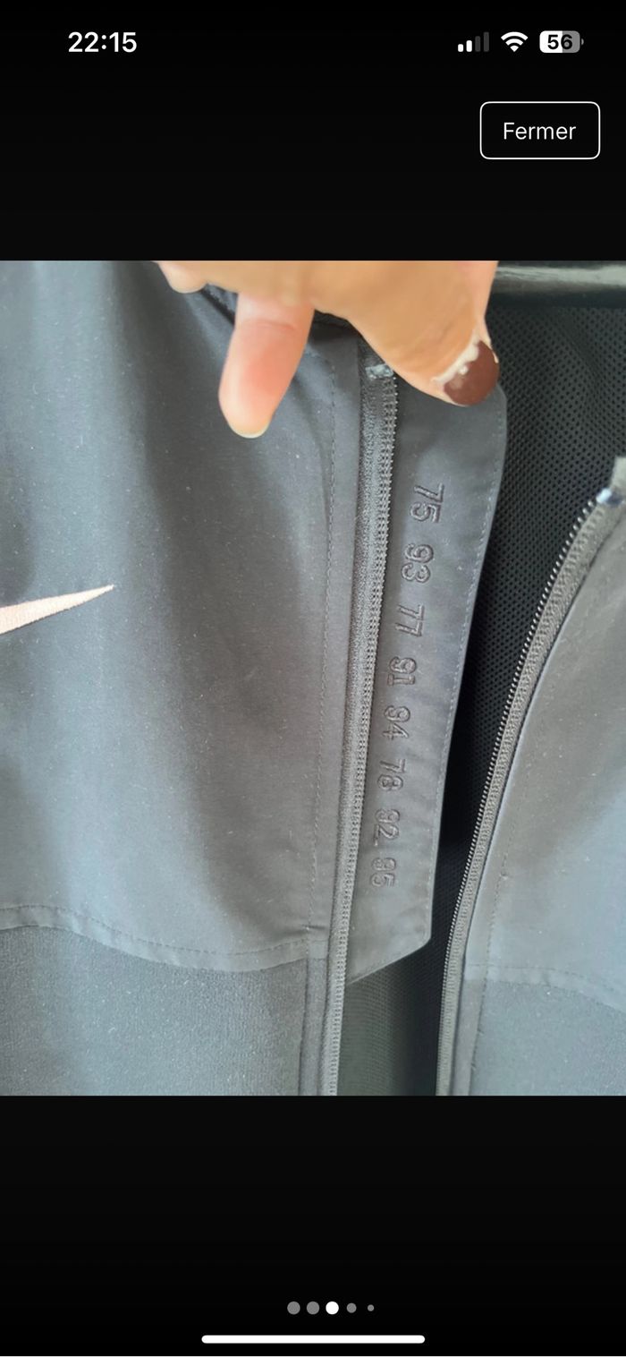 Vends veste, PSG, de marque Nike, acheté sur le site officiel - photo numéro 2